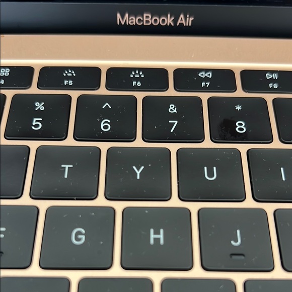 Apple Gold Laptop Sleek Design High Performance - Picture 7 of 16